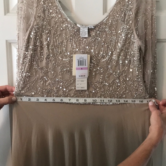 Jkara evening gown - size 6 - new never worn - Picture 5 of 6